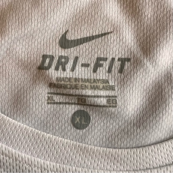 Nike “Journey For a Better World” Dri-Fit women’s white XL thin white top - Picture 13 of 15